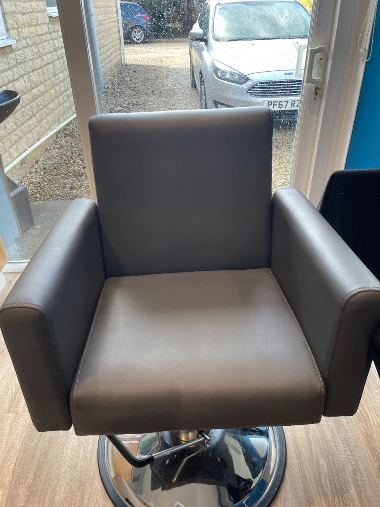Barber/hairdressing chairs x2 £50 each