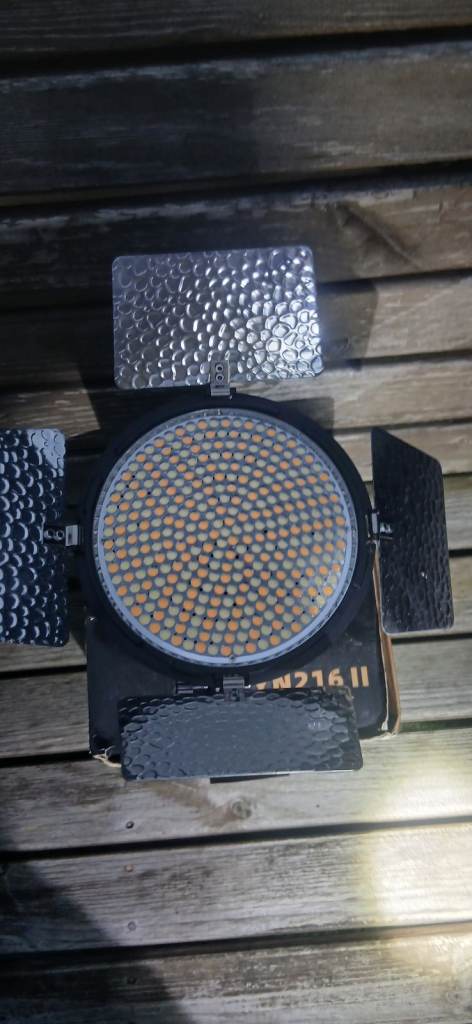 YONGNUO YN216 II LED Video Light – Good Condition