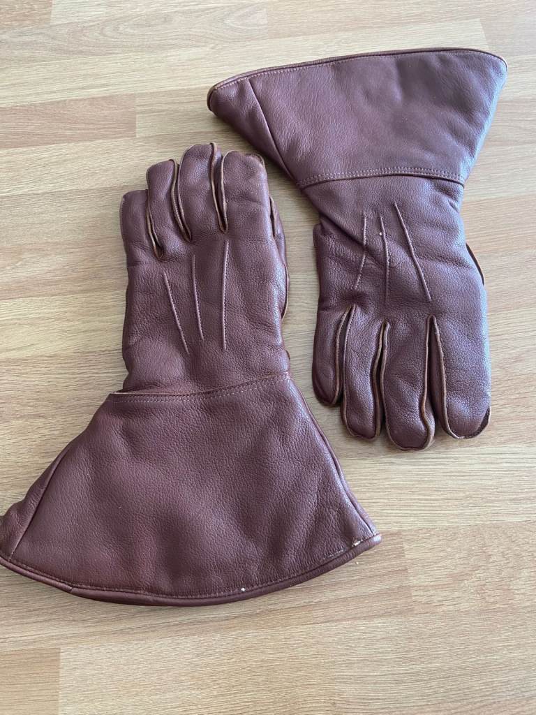 Vintage motorcycle gauntlet gloves