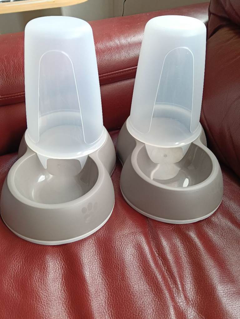 Dog / pet food gravity dispenser dispenser 