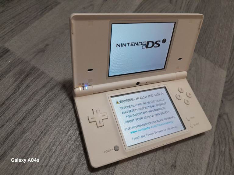 Nintendo dsi bundle 