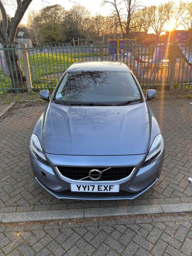 Volvo V40 - 2017 - 1.5 - T2 - Petrol - Automatic Transmission