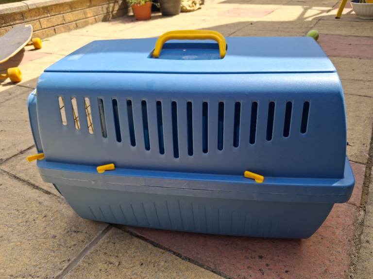 Cat/small animal carrier