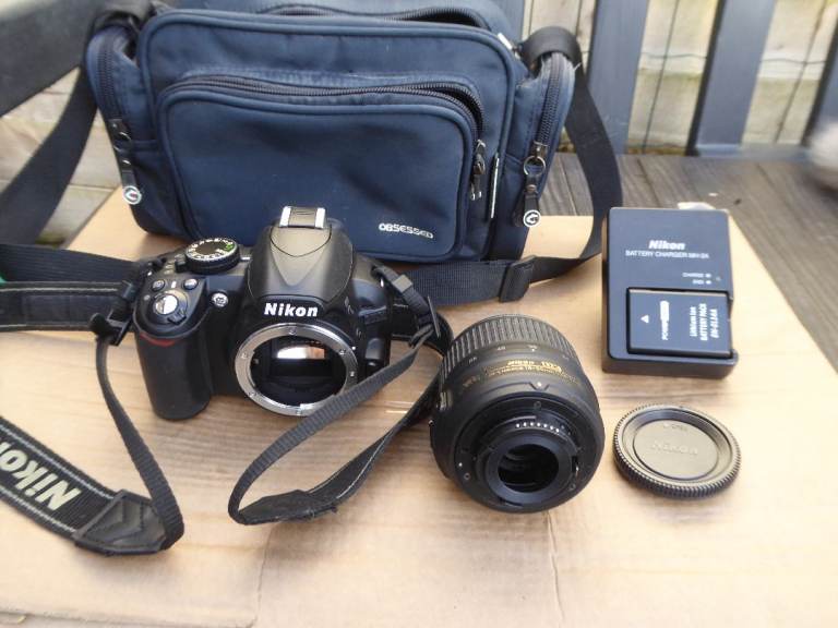 Nikon D3100 14mp dslr and vr 18-55 lens kit