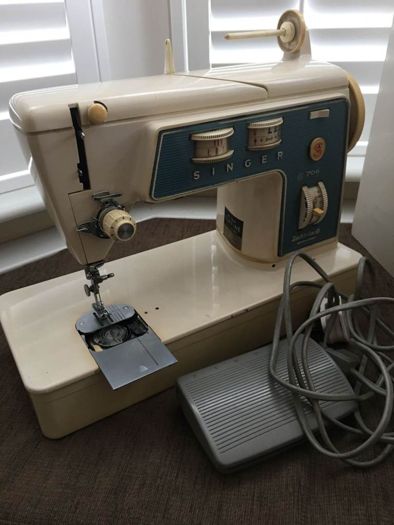 Singer 706 Vintage Sewing Machine Not working(see description)