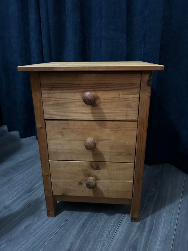 Bedside drawers 