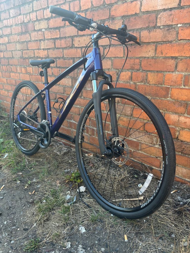 TREK MOUNTAIN BIKES ADULTS 28 INCH NEW