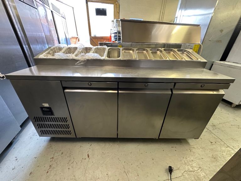 Pizza topping fridge