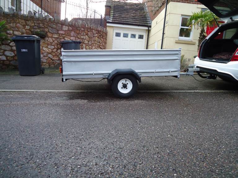 CAR TRAILER 6FT x 4 FT NEW HITCH AND LOCK WITH SPARE WHEEL