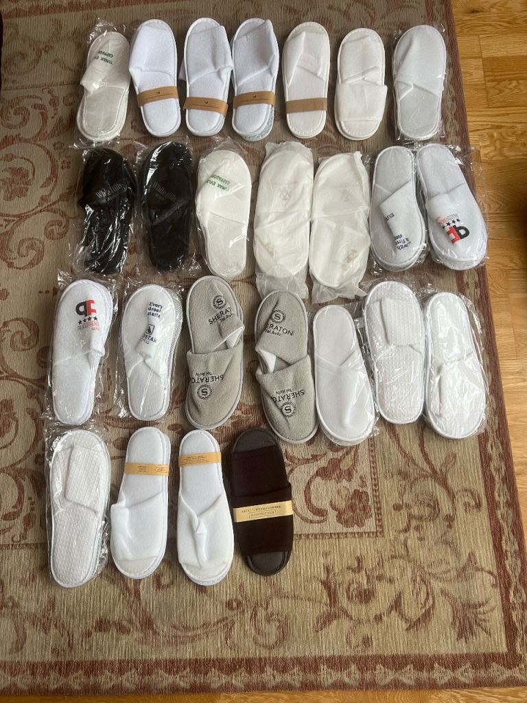 Assorted slippers 