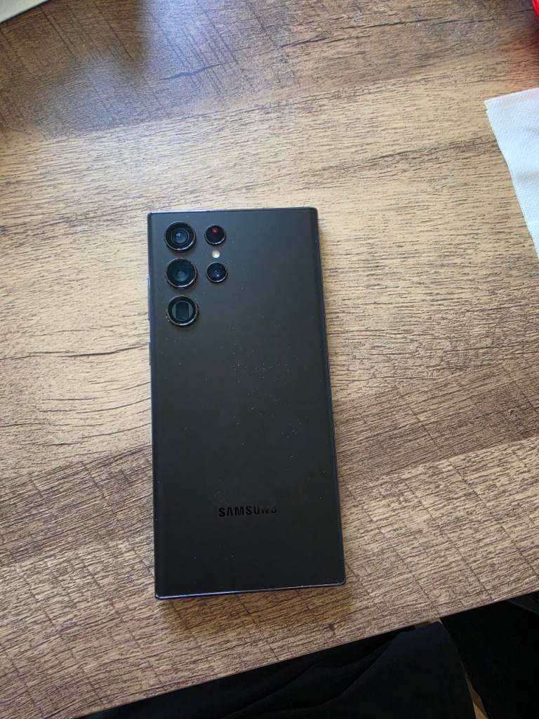 Samsung S22 Ultra – Black, Good Condition