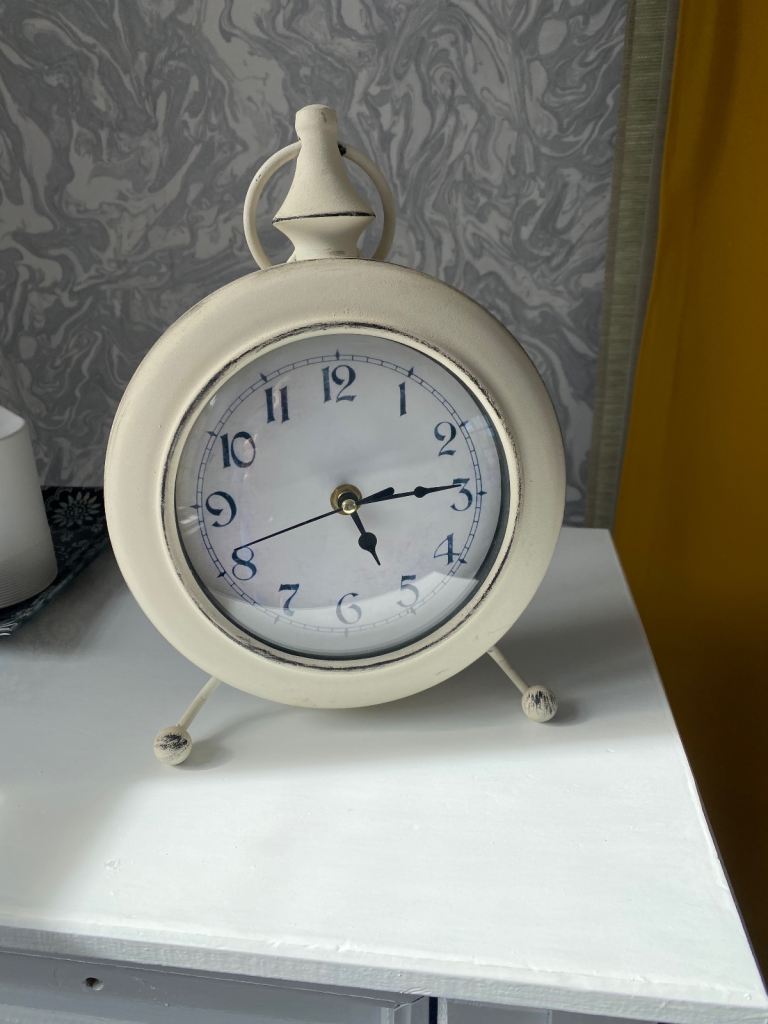 Cream Vintage Style Mantel Clock