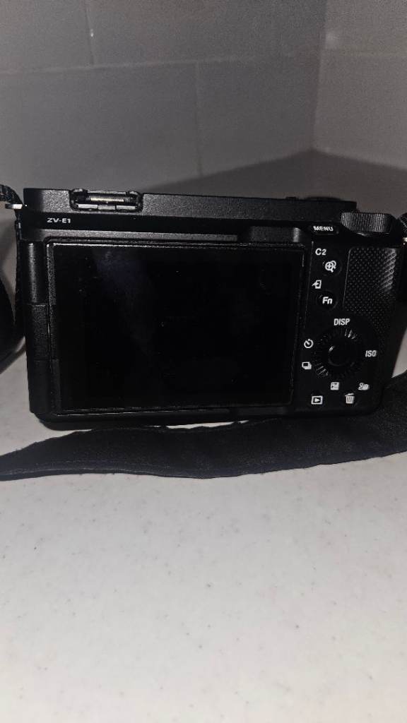 Sony ZV-E1 Mirrorless Camera with 28-60mm fe 4-5.5 Lens – As Good As New