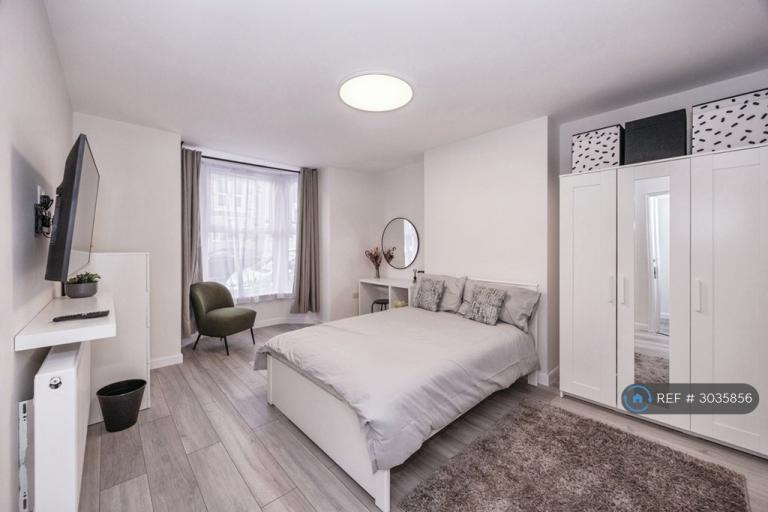 1 bedroom in Orchard Road, Southsea, PO4 (#3035856)