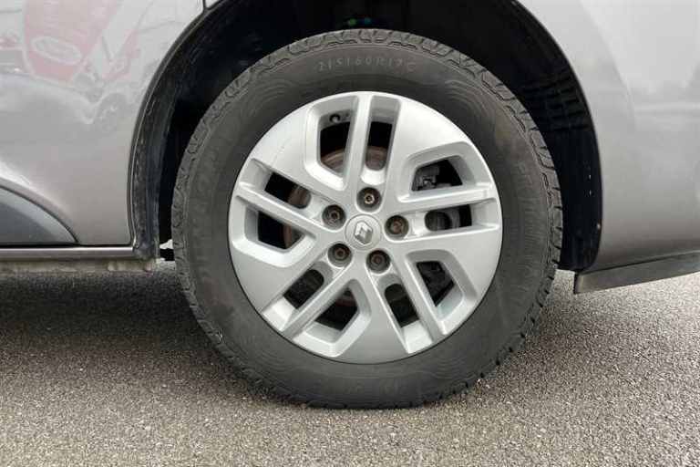 2020 Renault Trafic 2.0 dCi ENERGY 30 Sport Nav Minibus Double Cab 5dr Diesel Manual LWB Euro 6 M...