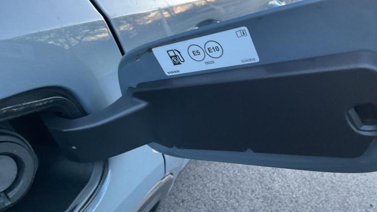 2022 Volvo XC40 Plus, B3 mild hybrid, Petrol, Dark ESTATE Petrol/Electric Hybrid Automatic