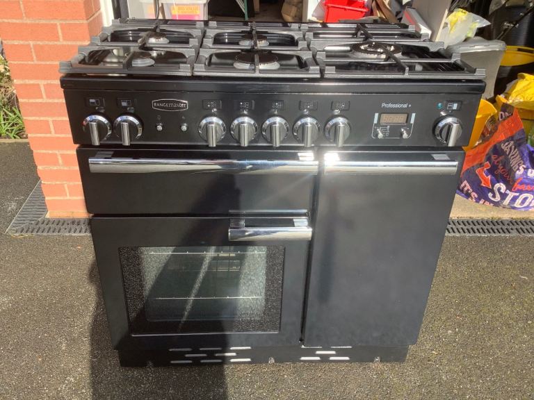 RANGEMASTER PROFESSIONAL 90CM DUAL FUEL RANGE IN BLACK & CHROME & HOOD