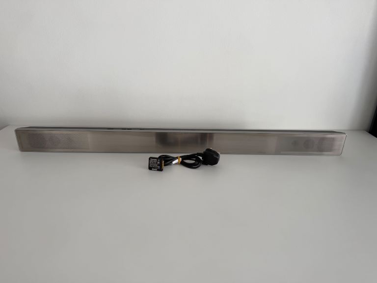 Panasonic SU-HTB527 Home Theatre Soundbar & Digital Wireless transmitter 