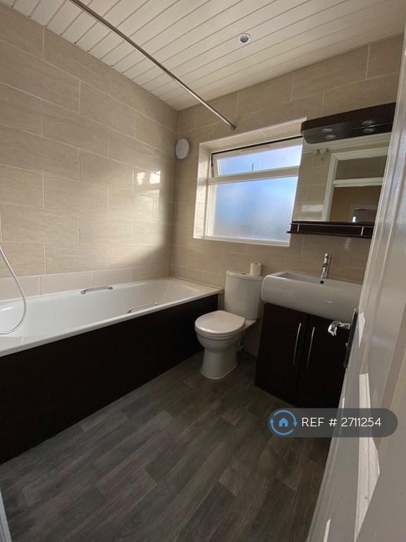 1 bedroom in Lees Road, Uxbridge, UB8 (#2711254)