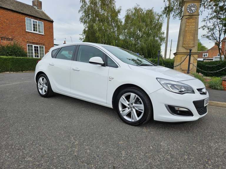 2015 Vauxhall Astra 1.6i 16V SRi 5dr HATCHBACK Petrol Manual