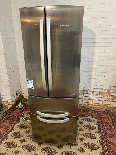 Hotpoint American Style Fridge Freezer – Silver, Good Condition