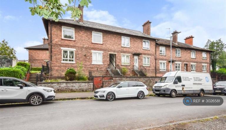 2 bedroom flat in Albert Road, Clydebank, G81 (2 bed) (#3026581)