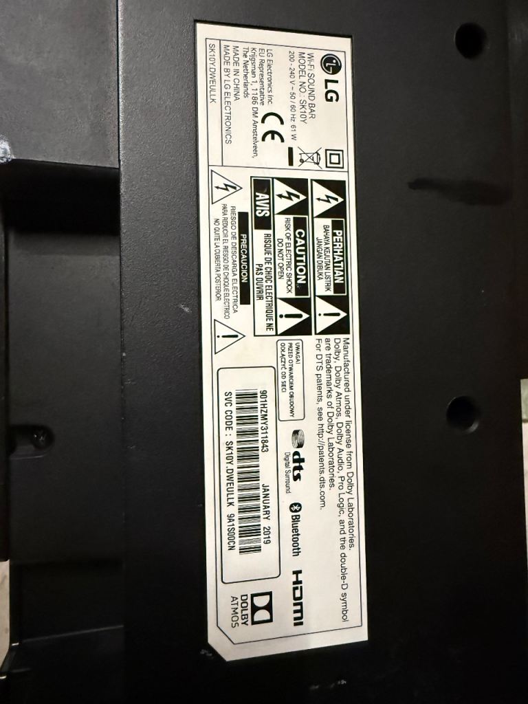 LG SOUNDBAR SK10Y is clean and uncluttered.