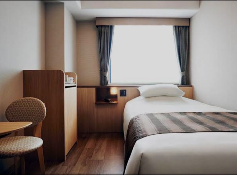 1 room available for rent clean and peaceful 