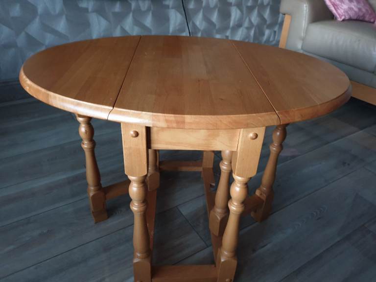 Gate leg coffee table