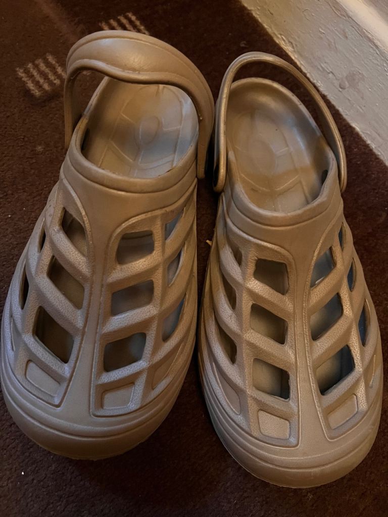 Tan clogs for men Size 45/48 Hardly used