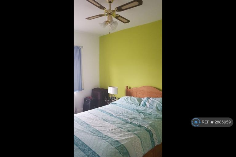 1 bedroom in West Close, Rainham, RM13 (#2885959)