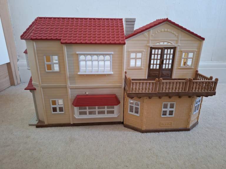 Sylvanian Families Red Roof Countey House