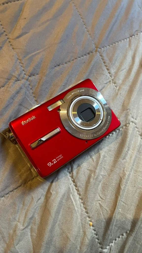 Kodak EasyShare M320 Digital Camera – Red (9.2 MP)