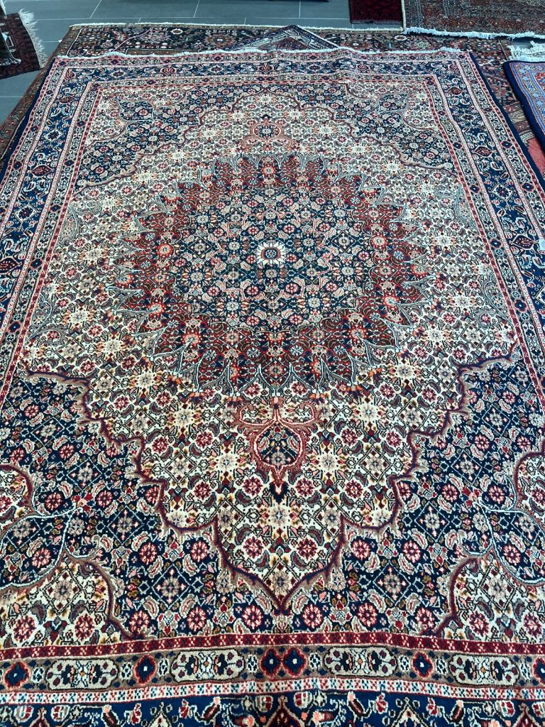 Hand mad wool rug 215x310cm