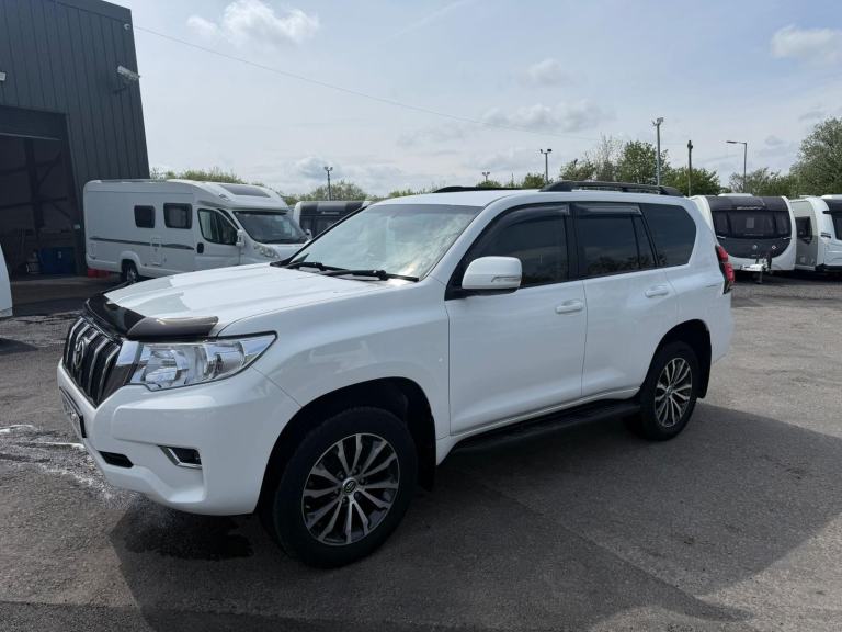 2022 Toyota Land Cruiser - 72 plate 