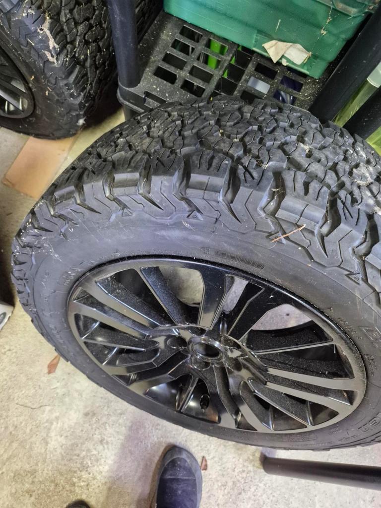 Range Rover refurbished rims c/w Goodrich at 275/55 tyres
