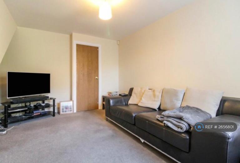 2 bedroom house in Reading, Reading, RG6 (2 bed) (#2656801)