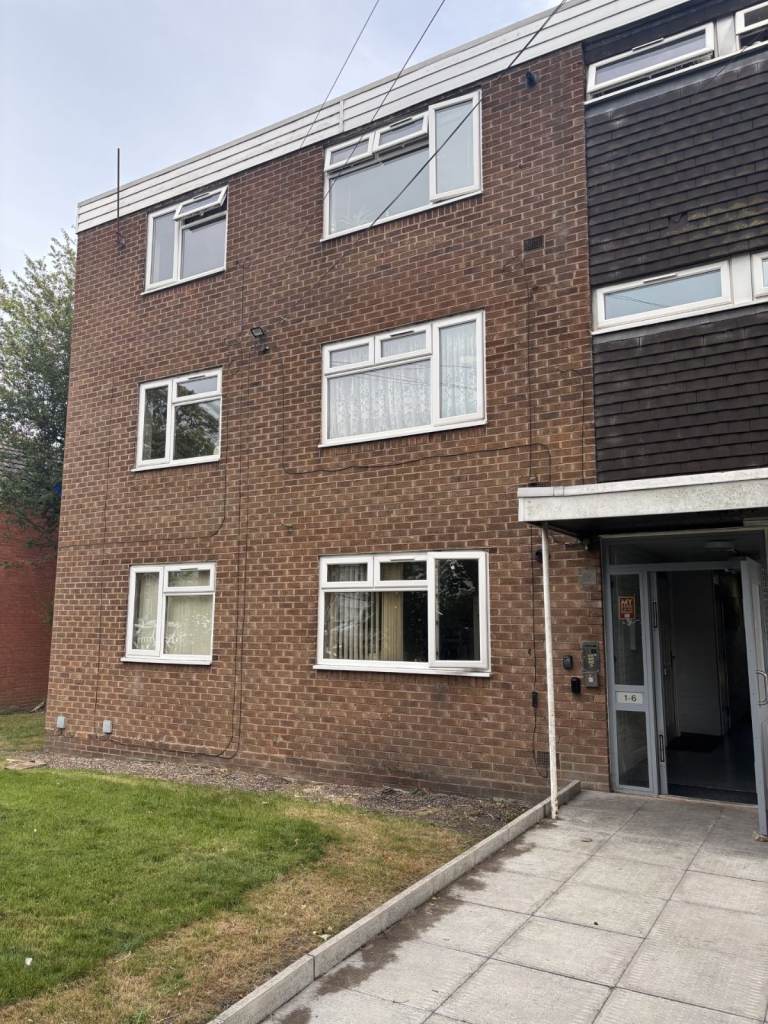 Two bedroom 2nd floor flat in Stechford
