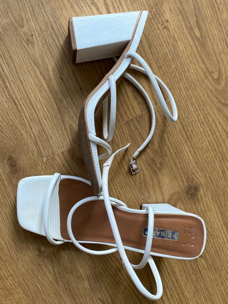 Primark White Strappy Block Heel Sandals – Size 4 As New