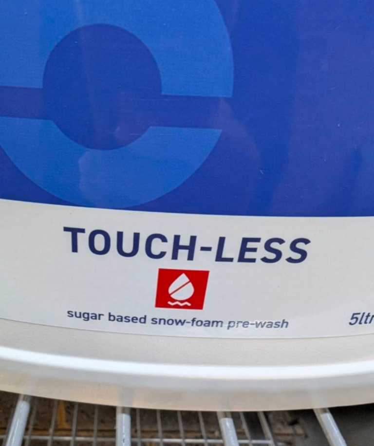 Touch less foam spray 