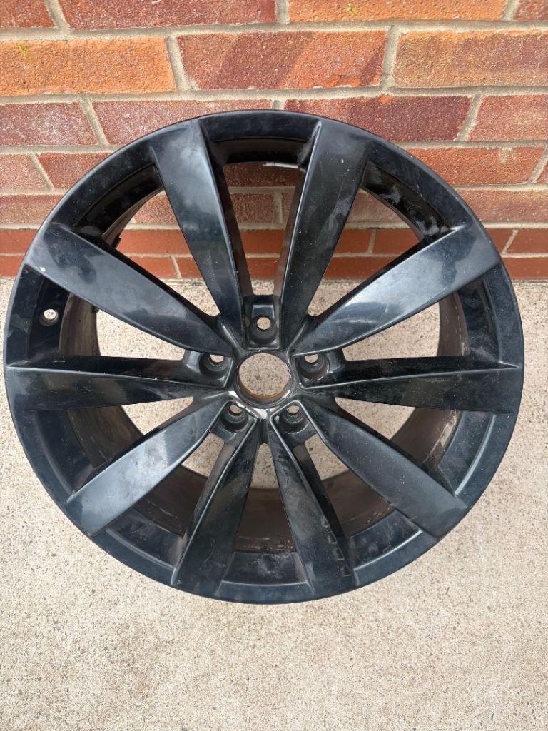 Single 19” Lugano / Turbine VW alloy