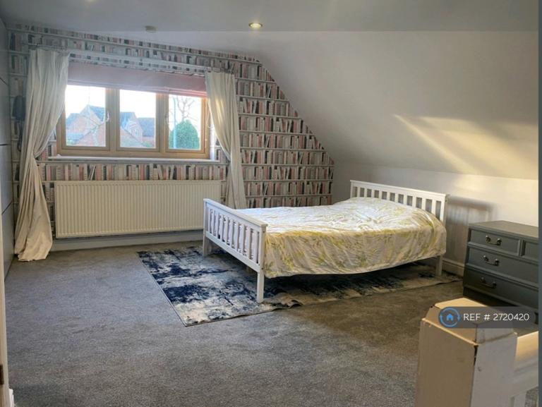 1 bedroom flat in Barnscroft, Stone, Hilderstone, ST15 (1 bed) (#2720420)