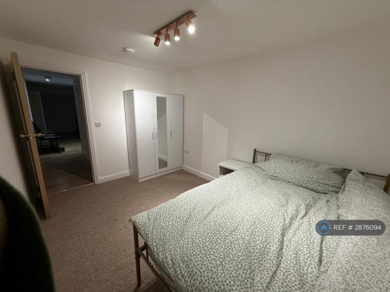 1 bedroom in Muir Street, London, E16 (#2876094)