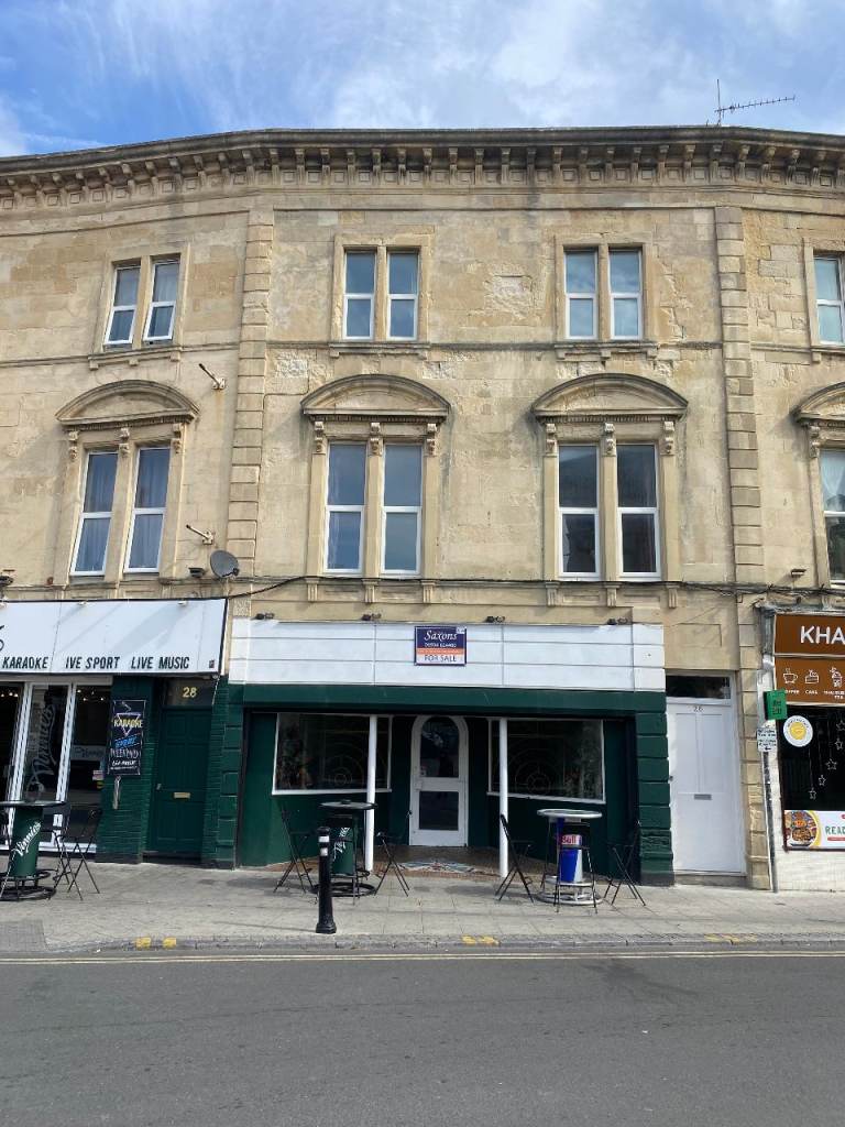 Shop with flat over on 2nd floor and 2 bed flat on top floor