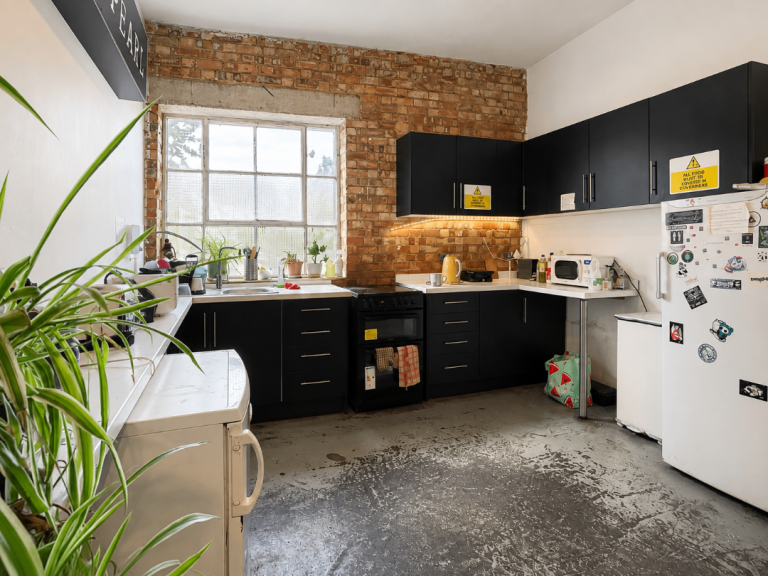 Creative Studio / Workspace – Seven Sisters – £550 pcm