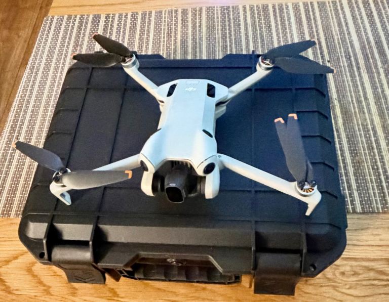 DJI Mini 4 Pro flymore. Drone with Controller and Hard Case -