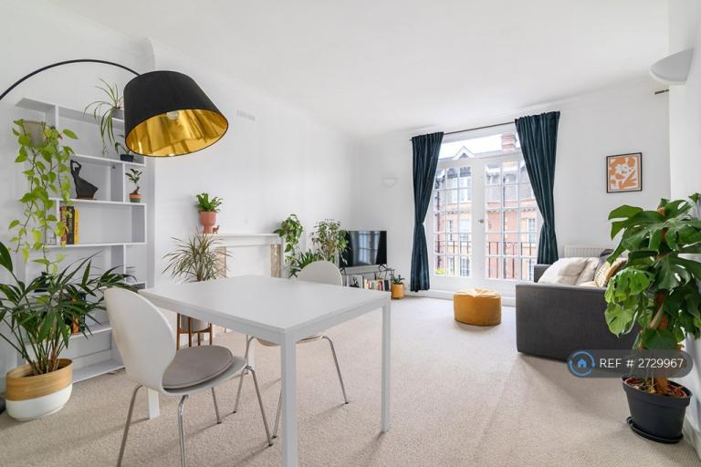 1 bedroom flat in Cromwell Crescent, London, SW5 (1 bed) (#2729967)