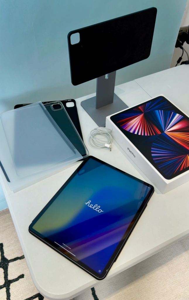 iPad Pro 12.9” (5th Gen, 1TB, Wi-Fi) + Cases + Magnetic Stand + Box – Excellent Condition