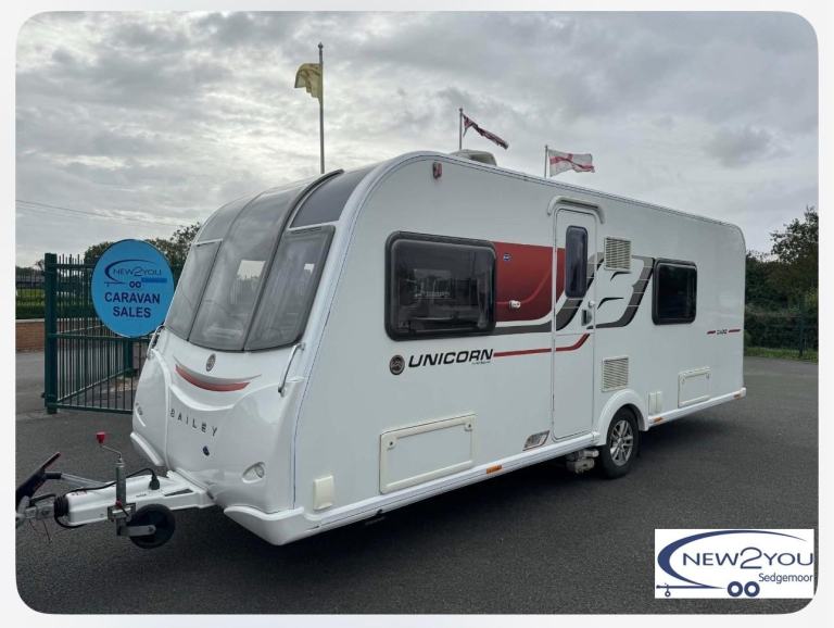 2016 Bailey Unicorn Cadiz 4 Berth FIXED SINGLES Caravan - STOCK J054