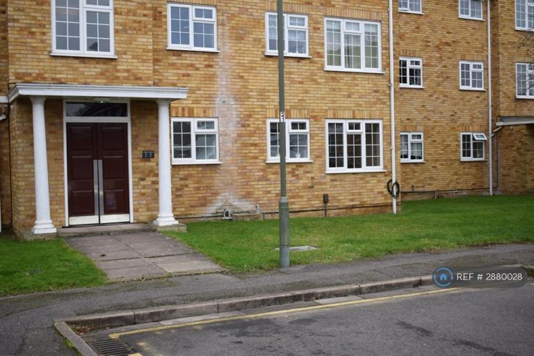 2 bedroom flat in Waters Drive, Staines-Upon-Thames, TW18 (2 bed) (#2880028)